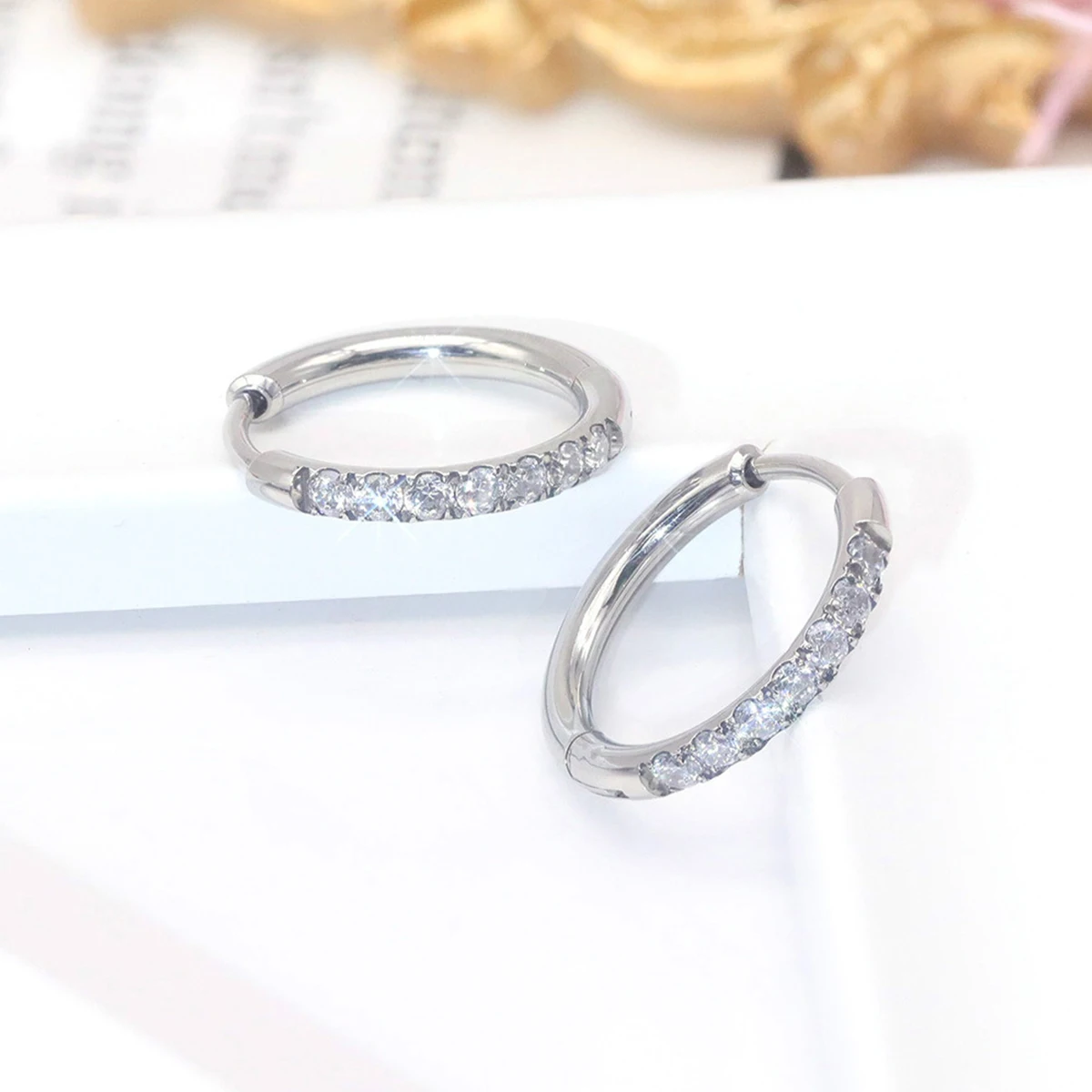 2Pcs Stainless Steel Cz Hoop E - Conch Earring Hoop 评论和价格