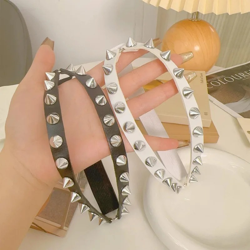 Double Row Cone Spike Leg Gart - Body Jewelry Helix 评论和价格